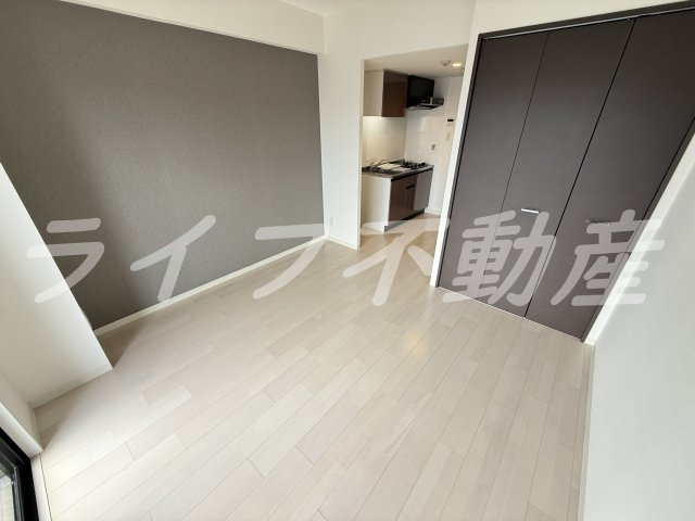 エストゥルースプラスサウス大阪の洋室|コンパクトで使いやすい洋室です