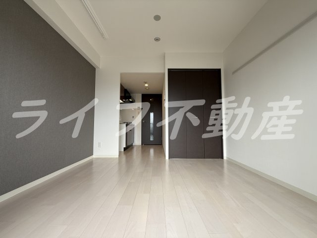 エストゥルースプラスサウス大阪の洋室|明るい洋室です