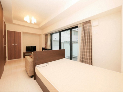 【居間・リビング】 | コンフォリア北浜 | 使いやすい洋室です