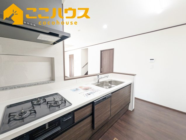 豊見城市渡橋名浜原　新築戸建て　全39区画　21号棟のキッチン|【施工例】※同施工の別物件写真