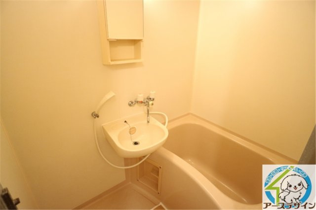 ベルセゾンミキの洗面所|パース写真