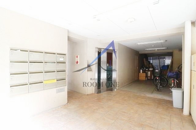 ＥＣＬＵＳＥのエントランス|エントランスです。