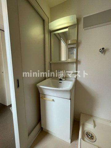 モザイクの洗面所