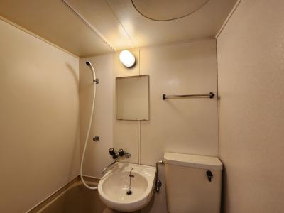 ヴィラエスポワールの洗面所|ユニットバス