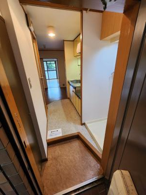 ヴィラエスポワールの内装|玄関から～