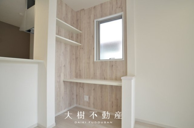 【居間・リビング】 | 海老名市国分南2丁目  新築戸建て　全3棟【仲介手数料無料】