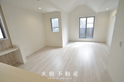 【居間・リビング】 | 海老名市国分南2丁目  新築戸建て　全3棟【仲介手数料無料】 | 建物完成しました！！内見可能です♪
