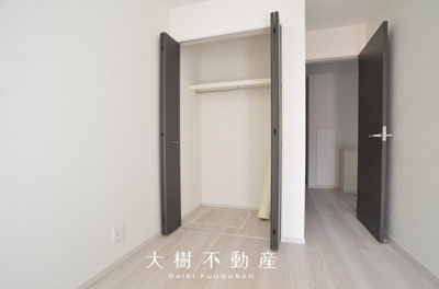 【洋室】 | 海老名市国分南2丁目  新築戸建て　全3棟【仲介手数料無料】 | 1階　洋室3（5.5帖）クローゼット