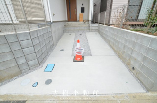 【駐車場】