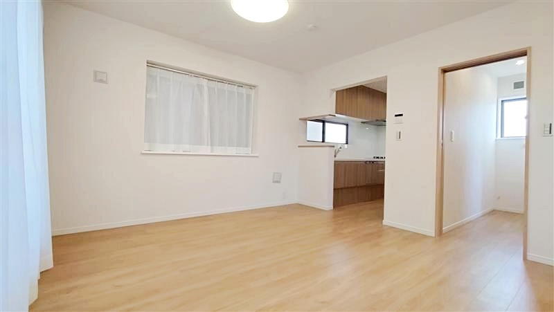 横浜市磯子区磯子二丁目戸建②の居間・リビング