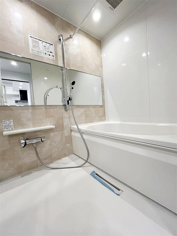 ベルパーク湘南茅ヶ崎E館の浴室