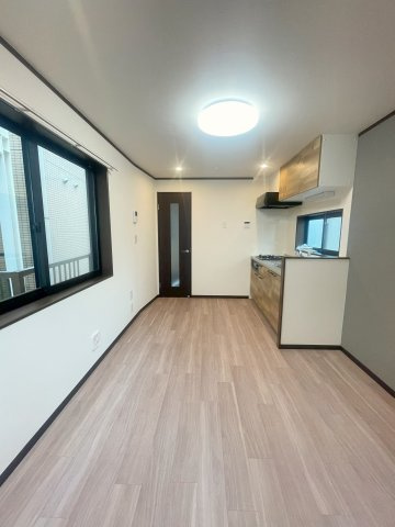 川崎市多摩区堰三丁目戸建の居間・リビング