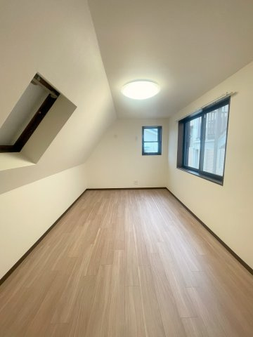 川崎市多摩区堰三丁目戸建の洋室