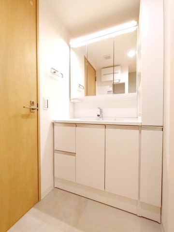 グランシティユーロパレス武蔵中原の独立洗面台