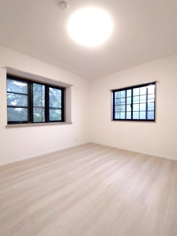 川崎市中原区井田二丁目戸建の洋室