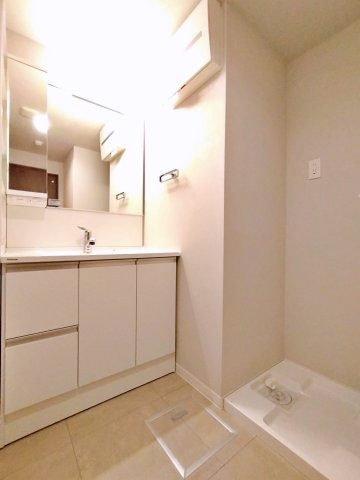 グランシティ横濱保土ヶ谷の独立洗面台