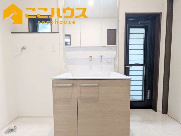 豊見城市渡橋名浜原　新築戸建て　全39区画　22号棟の独立洗面台|【施工例】※同施工の別物件写真