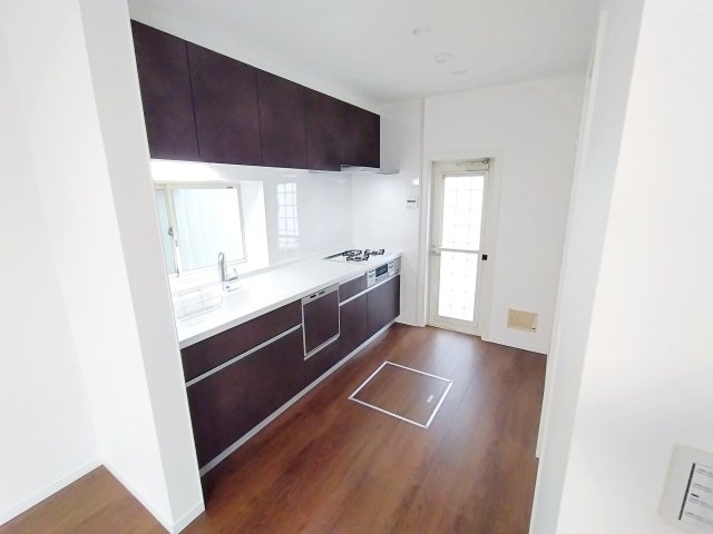 横浜市泉区白百合三丁目戸建のキッチン