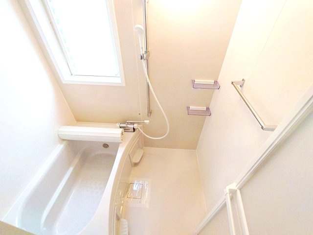 横浜市泉区白百合三丁目戸建の浴室