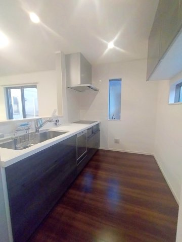 大和市上草柳六丁目戸建のキッチン