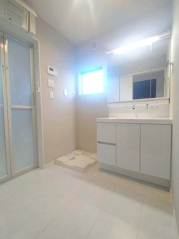 大和市上草柳六丁目戸建の独立洗面台