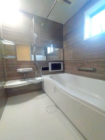 大和市上草柳六丁目戸建の浴室