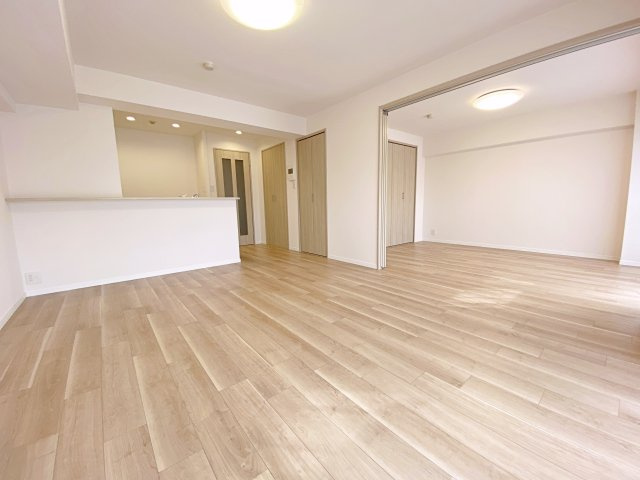 相武台ニューハイツの居間・リビング