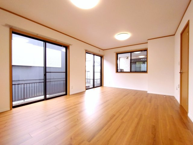 横須賀市武四丁目戸建②の居間・リビング