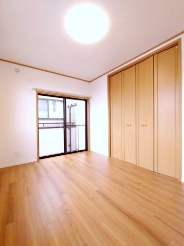 横須賀市武四丁目戸建②の洋室