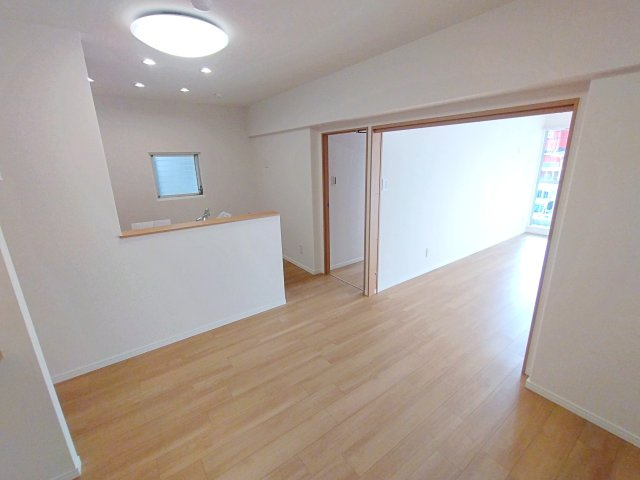 ガーデンライフ久里浜2番館の居間・リビング