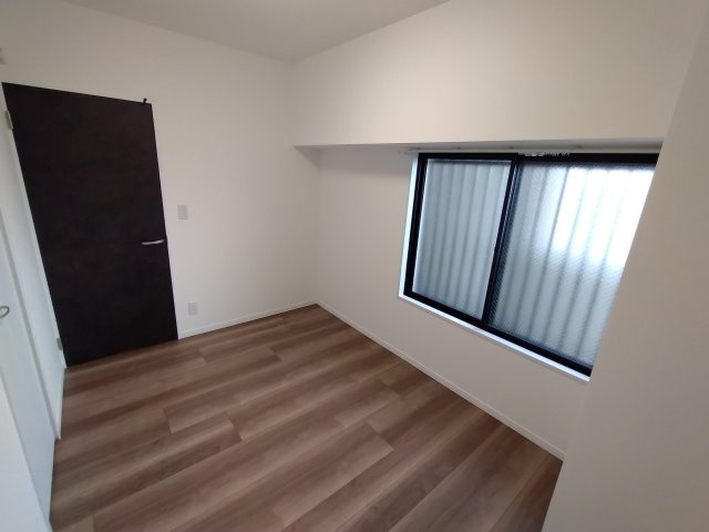 ナイスアーバン平塚総合公園の洋室