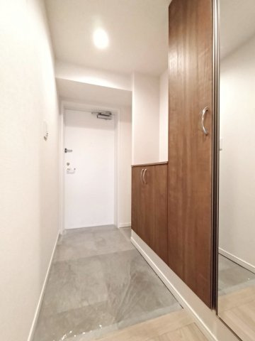 プレヴィオ橋本の玄関