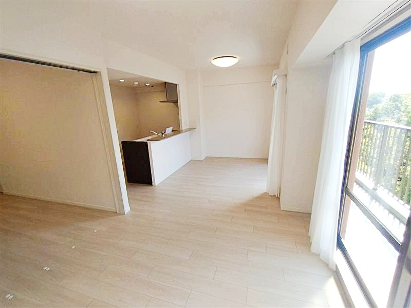 ハイホーム鷺沼東の居間・リビング