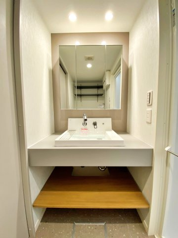 ルアンジュ本厚木の独立洗面台