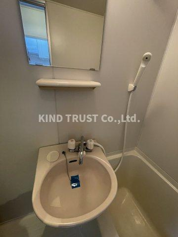 メゾン扇町の洗面所|脱衣スペースもあります