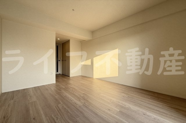 ファーストフィオーレ長田グランディールの居間・リビング|ゆったりとしたリビングです