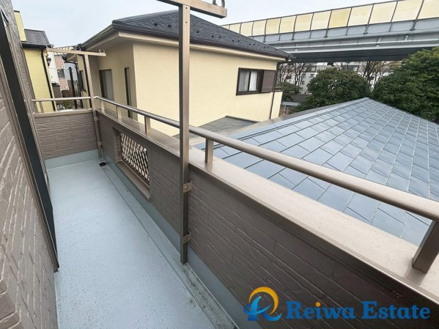 中古戸建　茅ヶ崎市西久保のバルコニー|南向きのバルコニー
