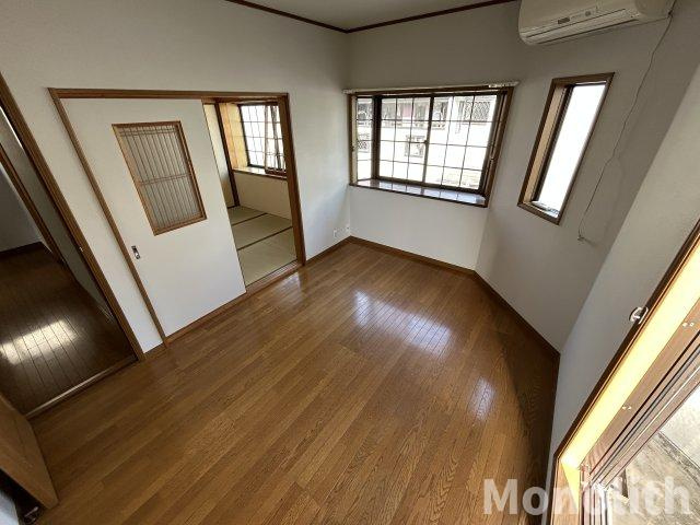 井ノ口町戸建の洋室