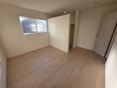 【洋室】 | リーブルガーデン．S　寄居露梨子　 | ５号棟現地２F洋室（2025年11月28日）撮影