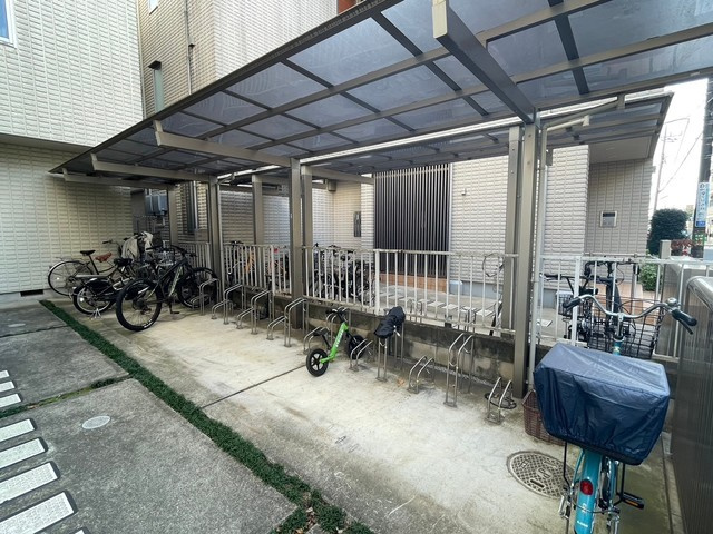 世田谷区千歳台３丁目の賃貸マンションのその他共用部分|★屋根付き駐輪場★