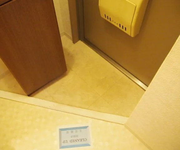 メゾンリュートの玄関