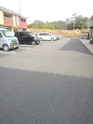【駐車場】 | リアンヴィラージュＢ棟
