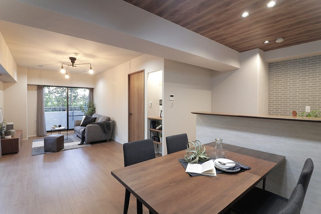 「神戸市東灘区マンション」グラン・フェルティ本山の居間・リビング|ゆったり過ごせる居間です