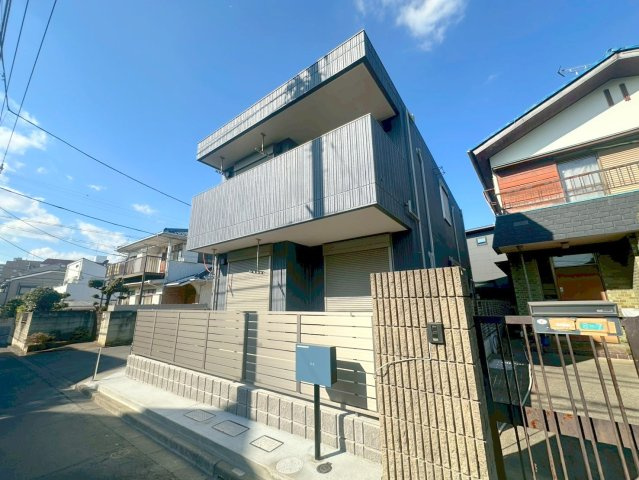カリーノコロンの外観