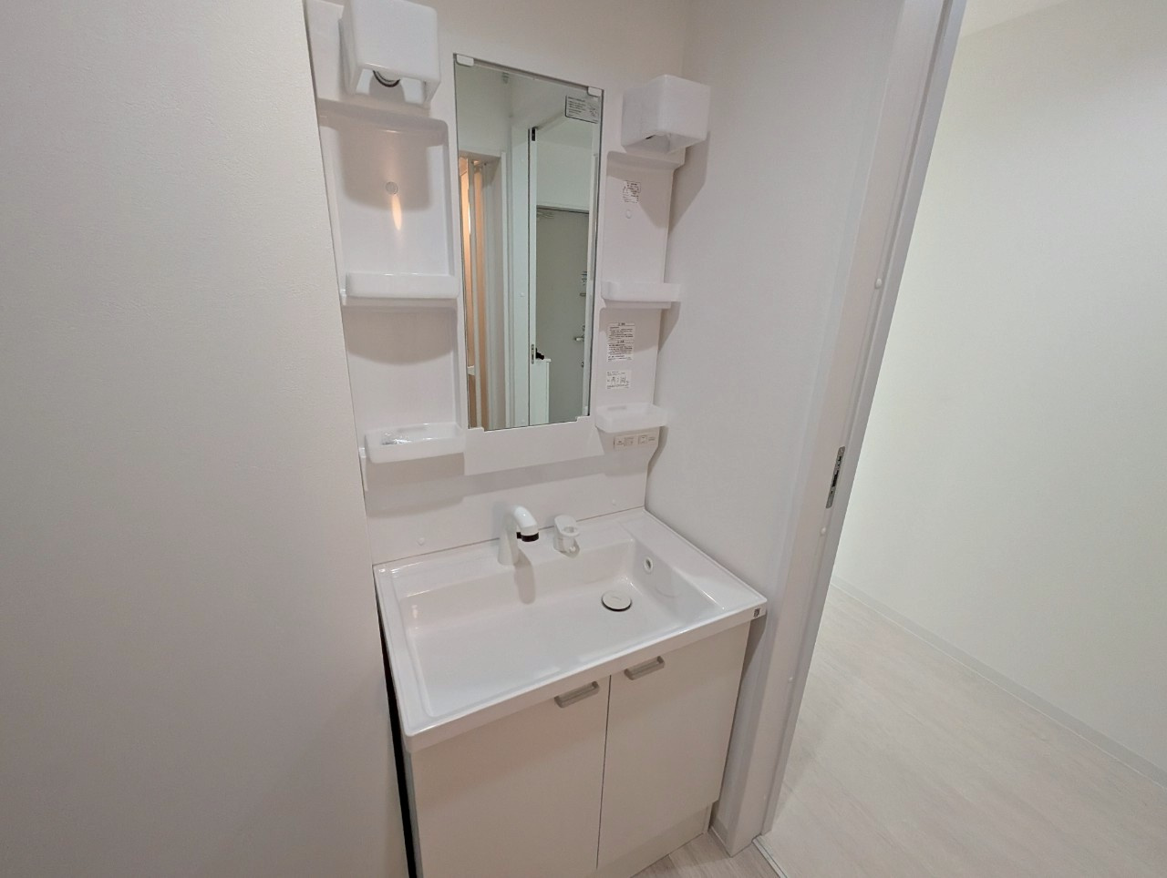 ART　HILL　TOYONAKA　OKAMACHIの洗面所