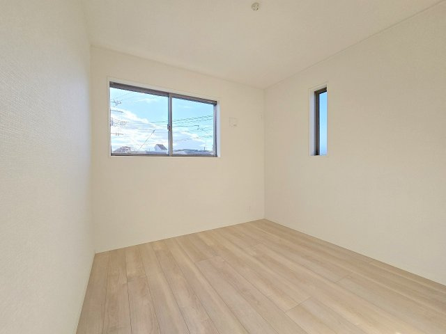 西多摩郡瑞穂町長岡4丁目　全1棟の洋室