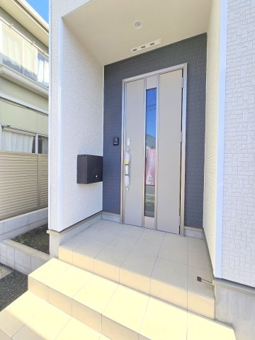 西多摩郡瑞穂町長岡4丁目　全1棟の玄関