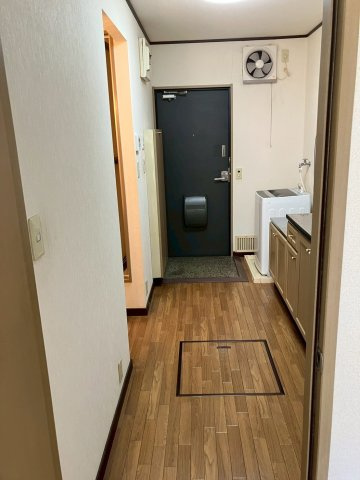 クリスタル水戸の玄関