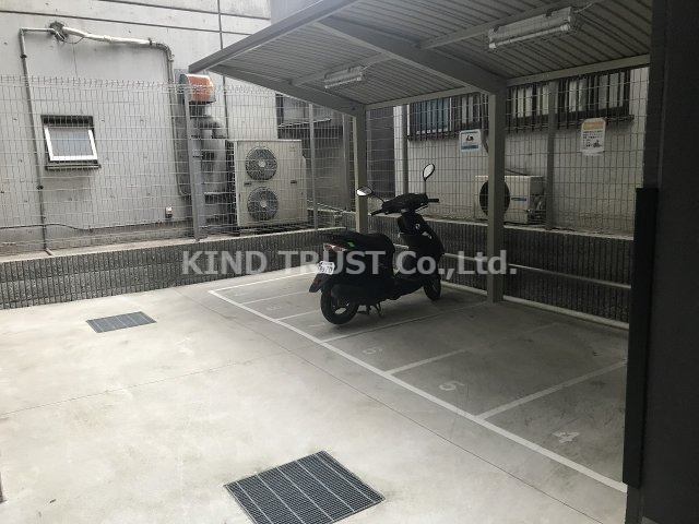 エスリード大阪天満宮の駐車場|駐車場があるので、車を買う予定の方も安心です