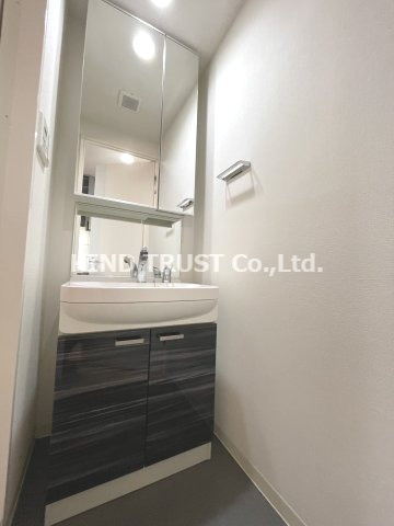 エスリード大阪天満宮の洗面所|広い洗面スペース